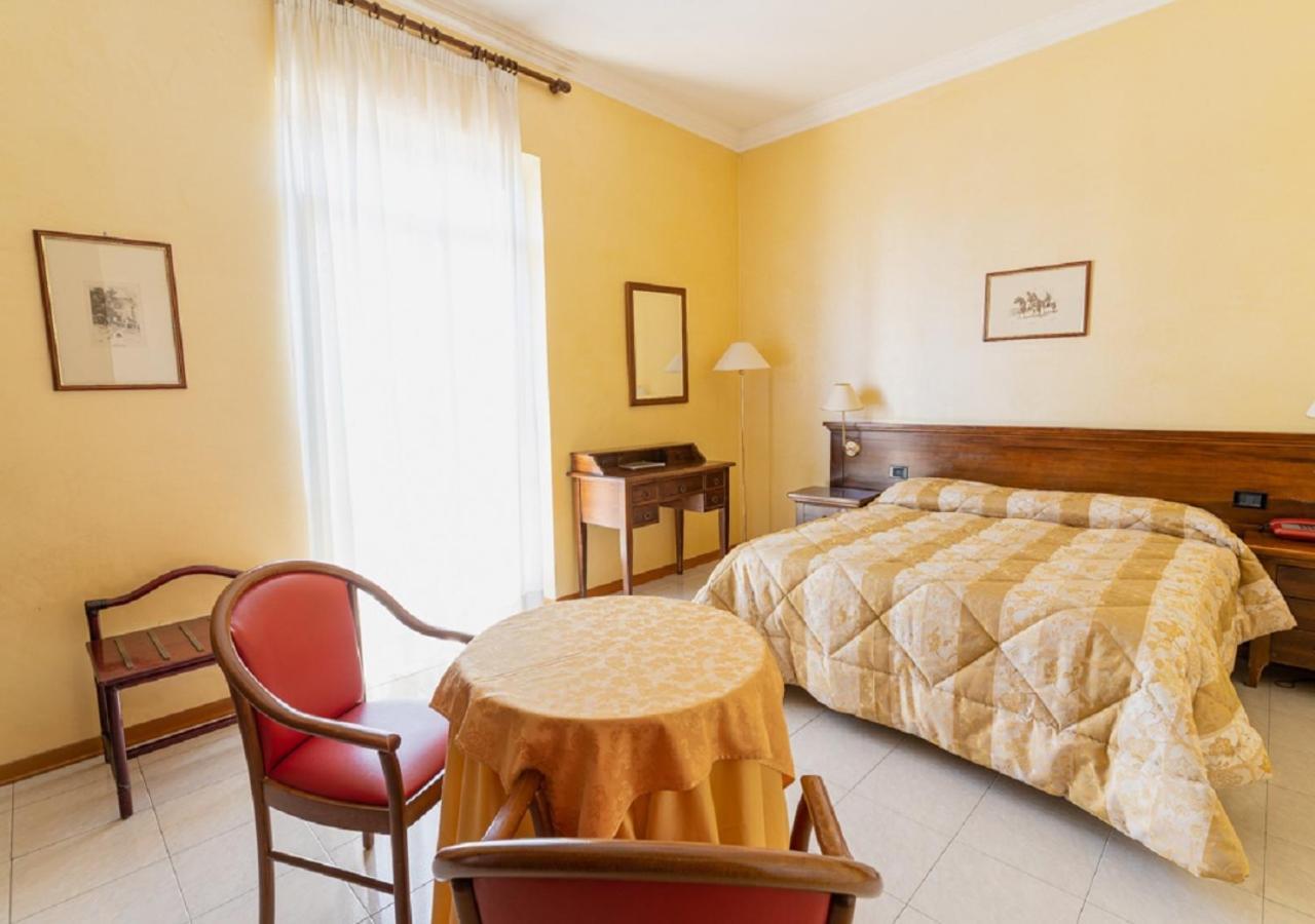 Hotel Villa Delle Rose Ористано Екстер'єр фото