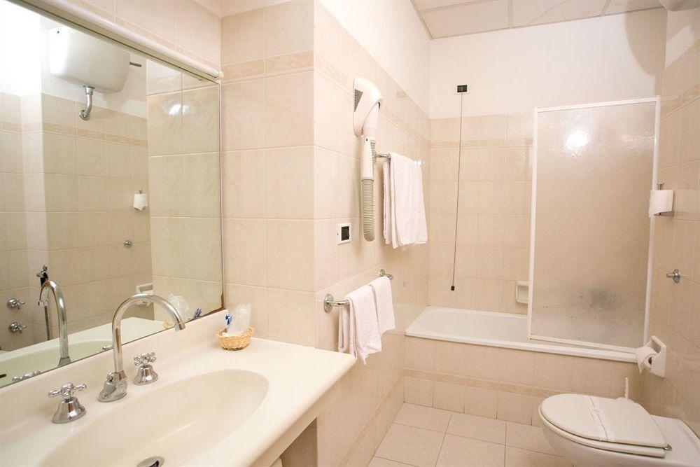 Hotel Villa Delle Rose Ористано Екстер'єр фото